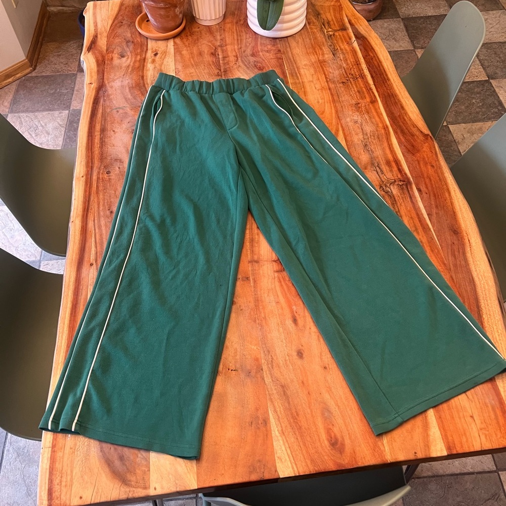 Aerie Green Joggers with Relaxed Fit